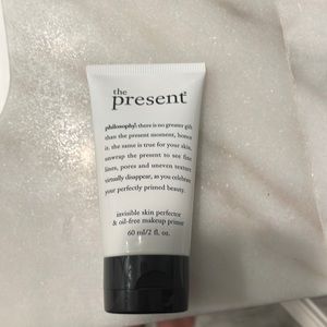 Philosophy The Present invisible skin perfect & oil free makeup primer. 2 oz